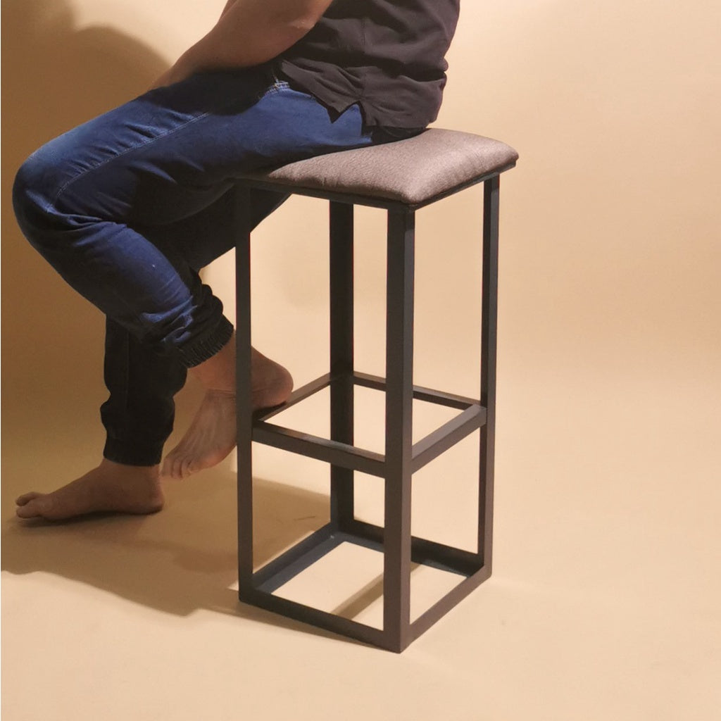 MOJOMORE 70CM Metal High Bar Stool Backrest Footstool Kerusi Makan Besi Tinggi Cafe Dining Chair 高脚椅